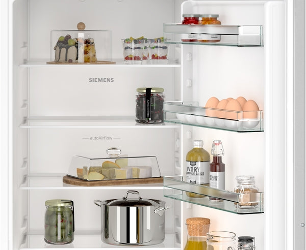 Siemens iQ 100 KI96NNSE0, built-in fridge-freezer with freezer at bottom