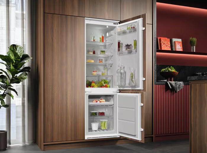 AEG OSC7N181ES Integrated Fridge Freezer - White