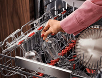 EasyFlex Plus baskets offer versatility and secure glass care