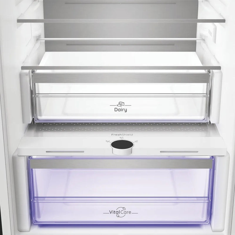 Hotpoint HPK25293B5UK 270L Integrated 70/30 Dual No Frost Fridge Freezer with VitalCare