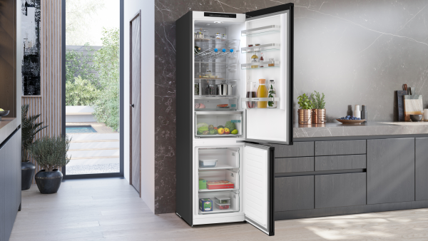 Siemens KG39NVXBG, Free-standing fridge-freezer with freezer at bottom