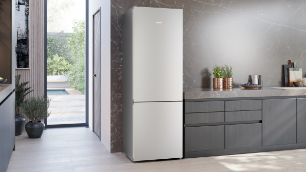Siemens KG49NVIBG, Free-standing fridge-freezer with freezer at bottom