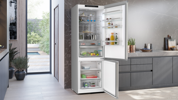 Siemens KG49NVIBG, Free-standing fridge-freezer with freezer at bottom