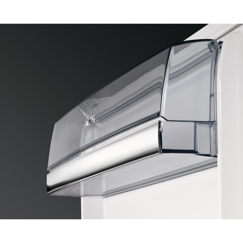 AEG SKS818E9ZC 9000 Series Built-In MultiFlow Fridge