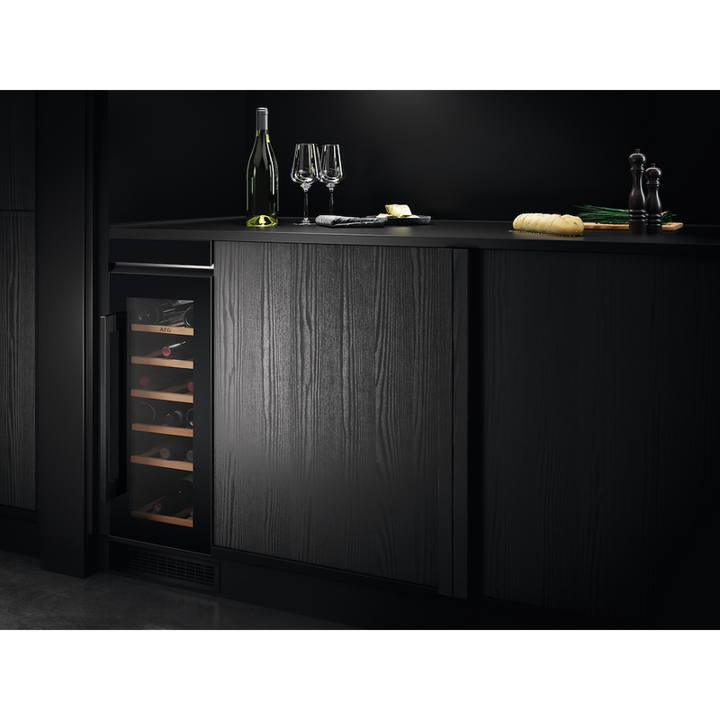 AEG AWUS020B5B 5000 Series Built-In Wine Cellar (Discontinued)