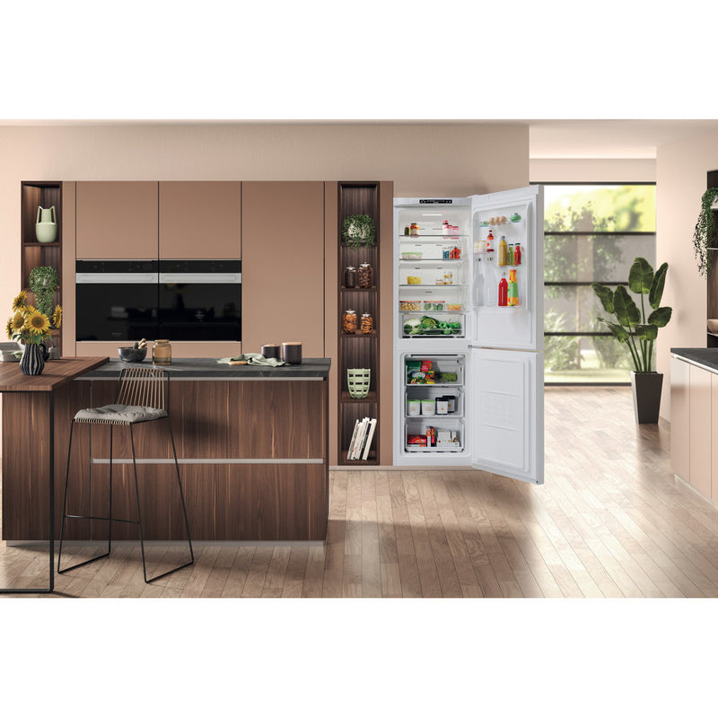 Hotpoint H7X83AW2 Freestanding Fridge Freezer - White (Discontinued)