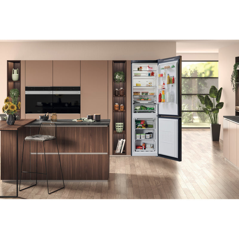 Hotpoint H7X93TSKM Freestanding Fridge Freezer - Silver (Discontinued)