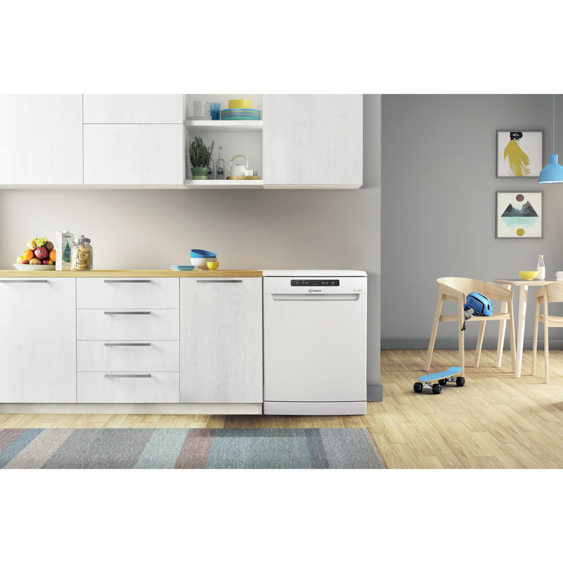 Indesit DFC 2C24 UK White dishwasher (Discontinued)