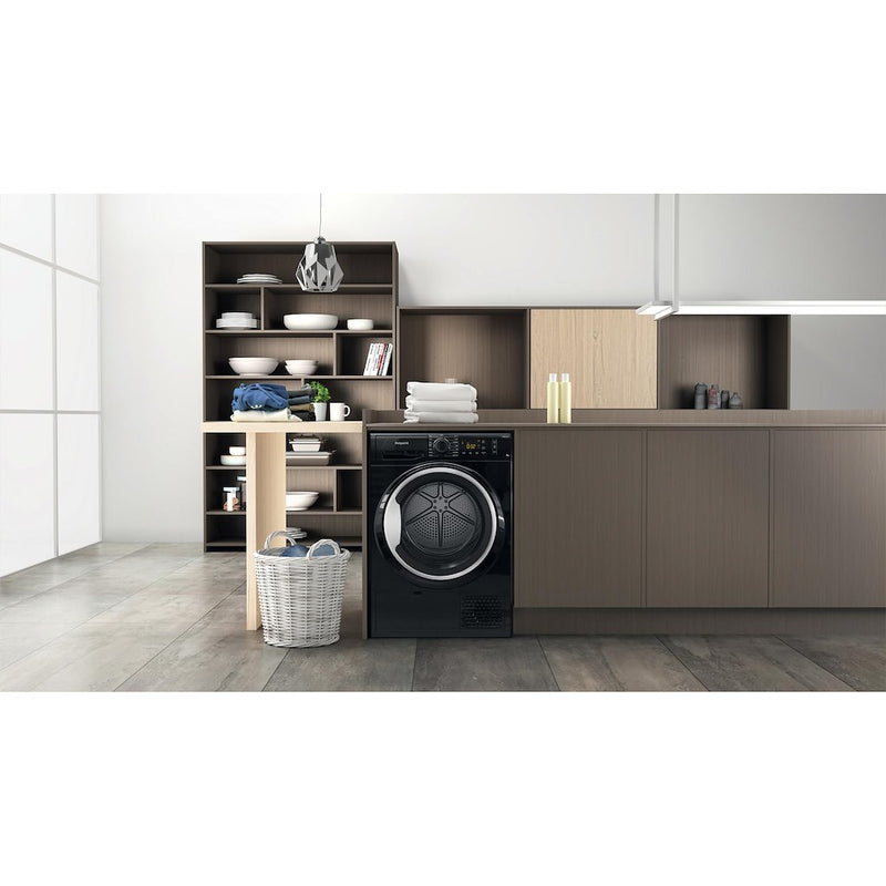 Hotpoint Crease Care NT M11 82BSK UK 8kg Heat Pump Tumble Dryer - Black (Discontinued)