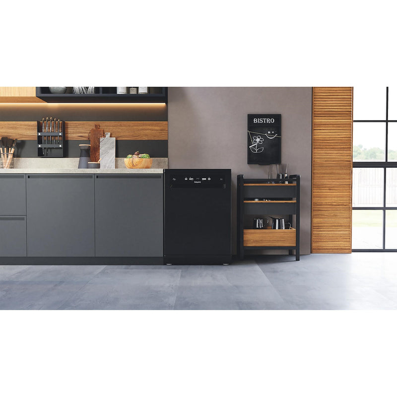Hotpoint HP2FFC14BN6BUK Freestanding Full Size Dishwasher with Rapid Wash