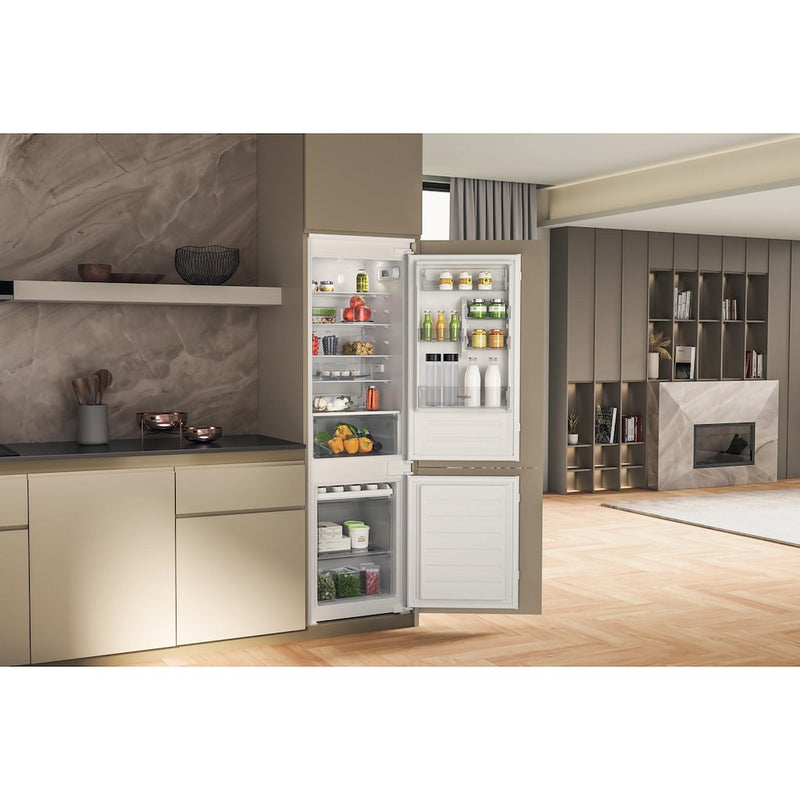 Whirlpool WHC18D041A1 Built-In Fridge Freezer - Discontinued