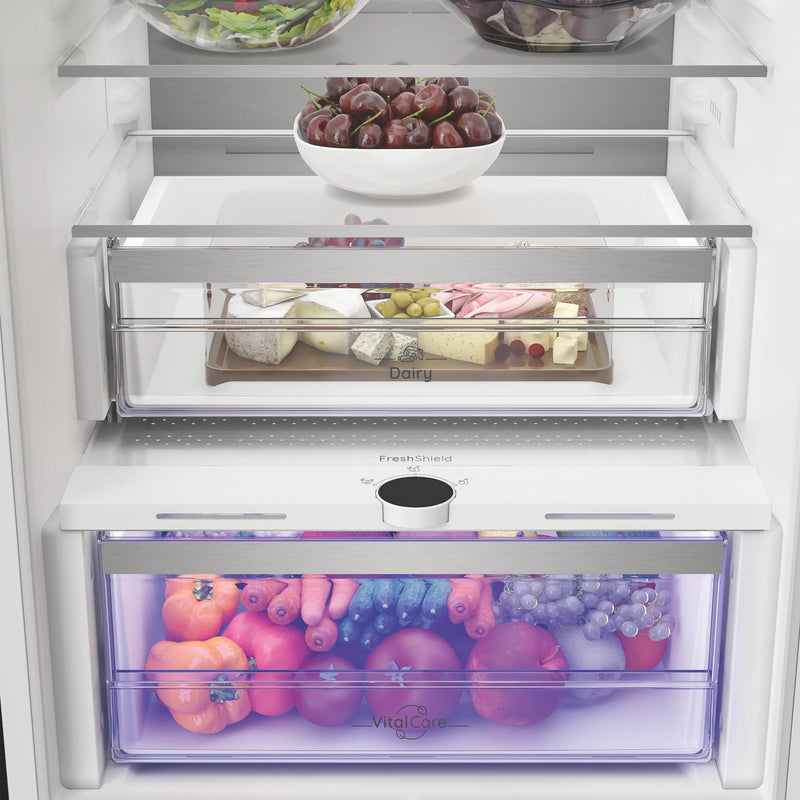 Hotpoint HPK25293B5UK 270L Integrated 70/30 Dual No Frost Fridge Freezer with VitalCare