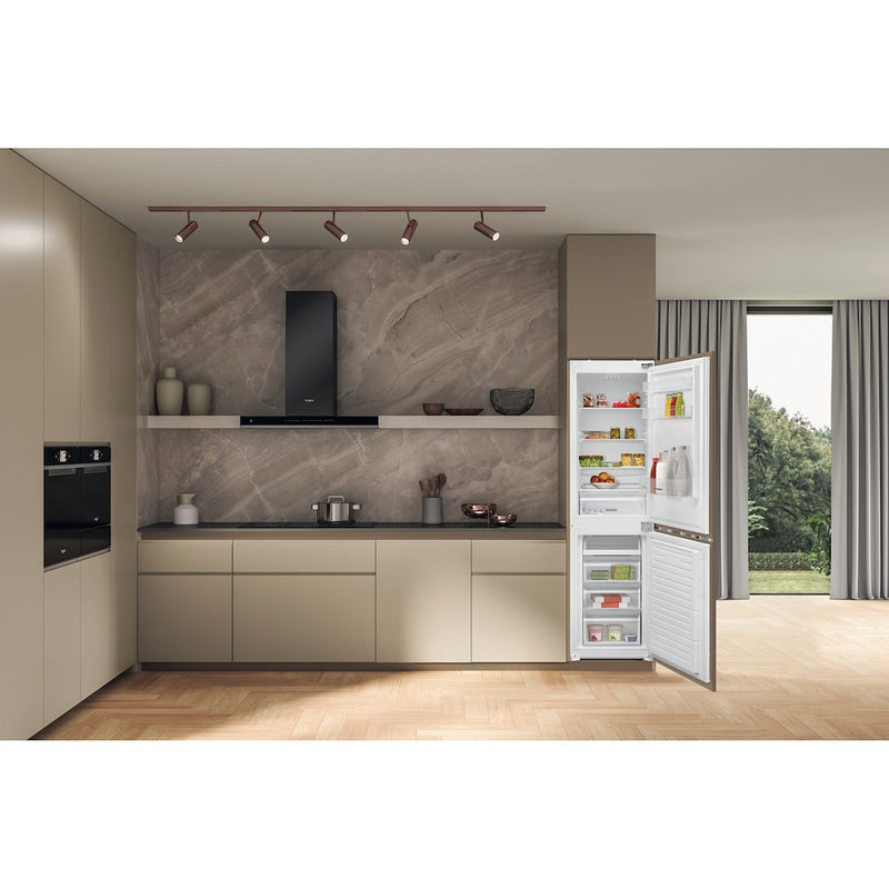 Whirlpool ART 45502 Built-In Fridge Freezer (Discontinued)