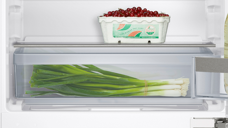 Siemens KU15LAFF0G Built-under fridge with freezer section (Discontinued)