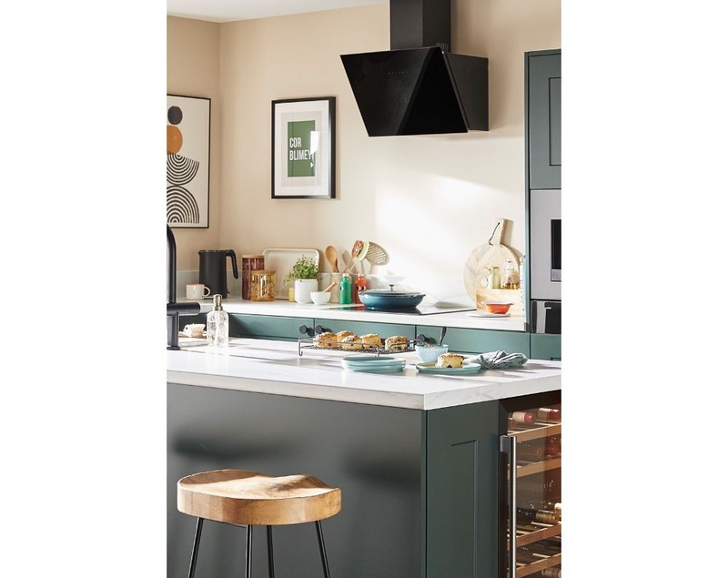 CDA EGA60BL 60cm Angled Gesture Control Extractor