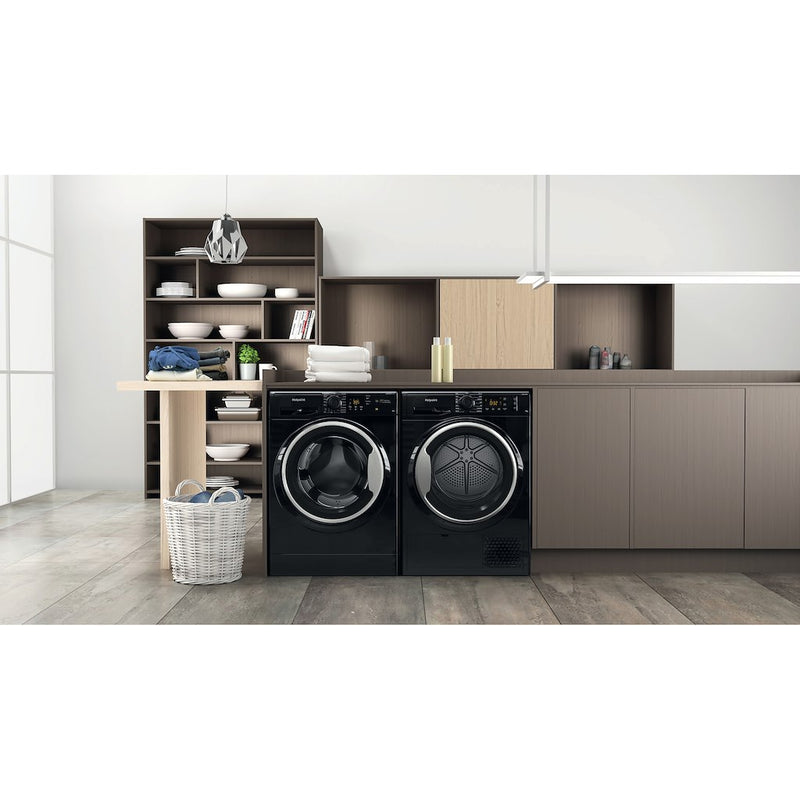 Hotpoint Crease Care NT M11 92BSK UK 9kg Heat Pump Tumble Dryer (Discontinued)