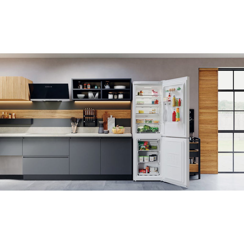 Hotpoint H5X82OW Freestanding Fridge Freezer (Discontinued)