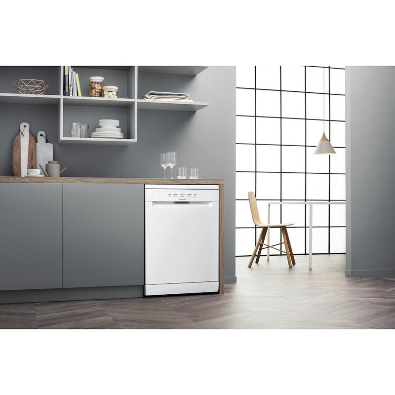 Hotpoint HFE 2B+26 C N UK Fullsize Freestanding Dishwasher - White (Discontinued)