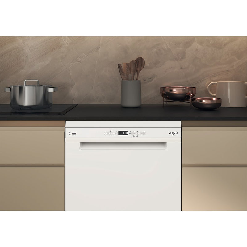 Whirlpool Dishwasher: in White - W7F HP33 UK (Discontinued)
