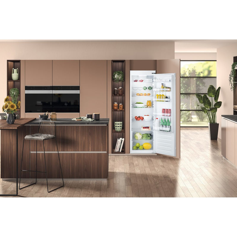 Hotpoint HS18012UK Integrated Fridge (Discontinued)
