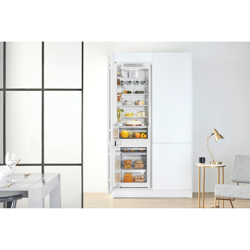 Whirlpool ART 228/80 SF1 Built in Fridge Freezer 306L (Discontinued)