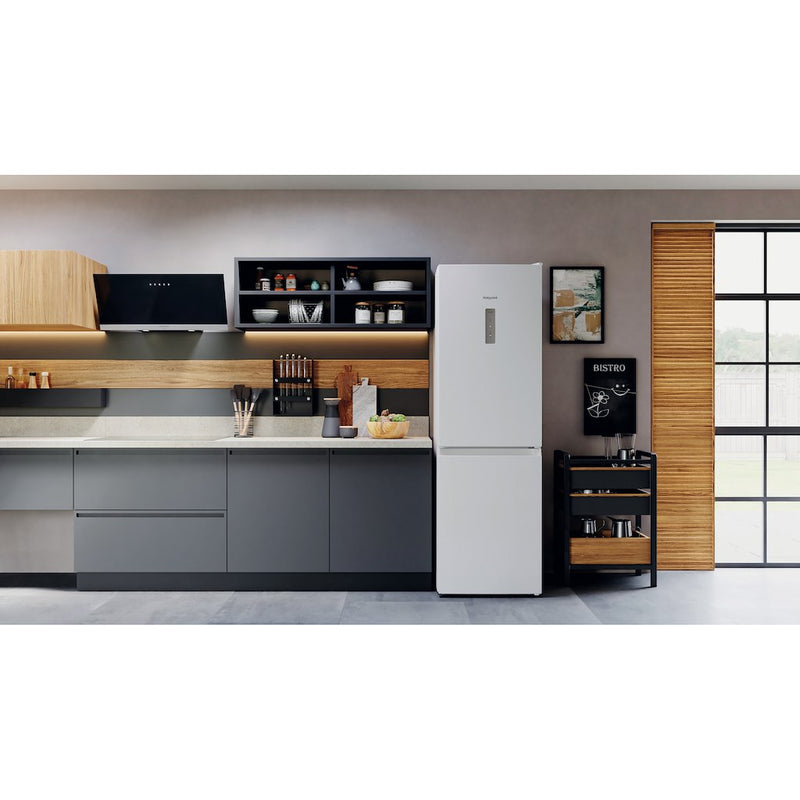 Hotpoint H5X82OW Freestanding Fridge Freezer (Discontinued)