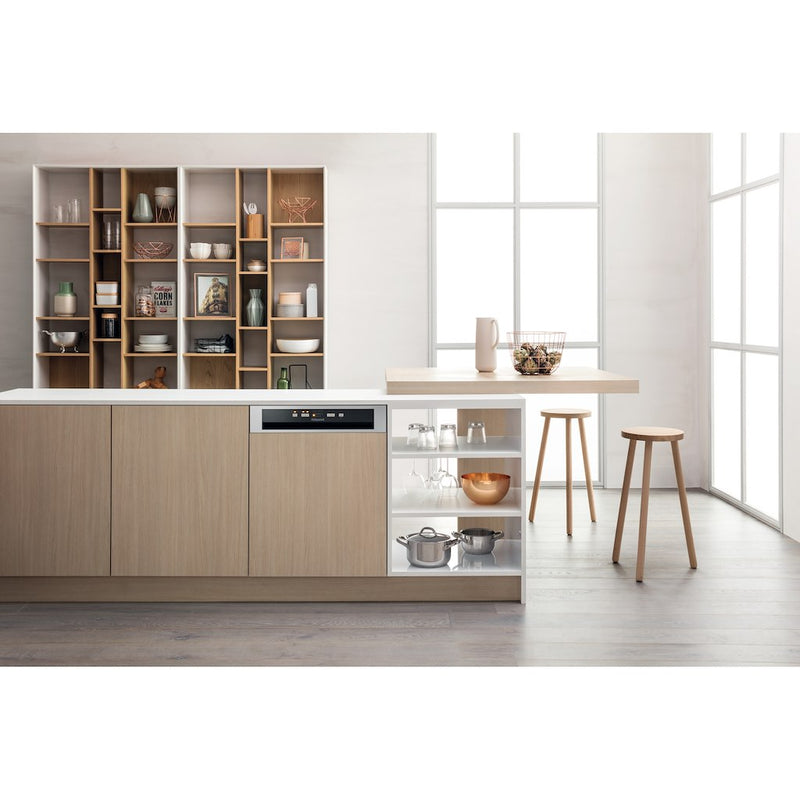 Hotpoint HBC 2B19 X UK N Integrated Dishwasher (Discontinued)