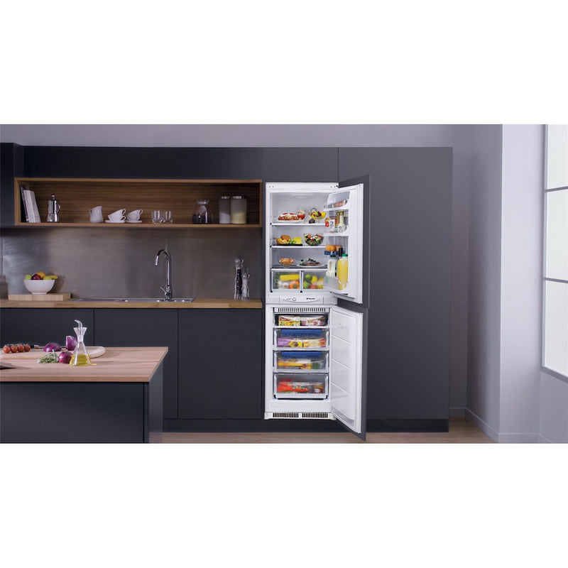 Hotpoint HM325FF0 Built-In Fridge Freezer (Discontinued)