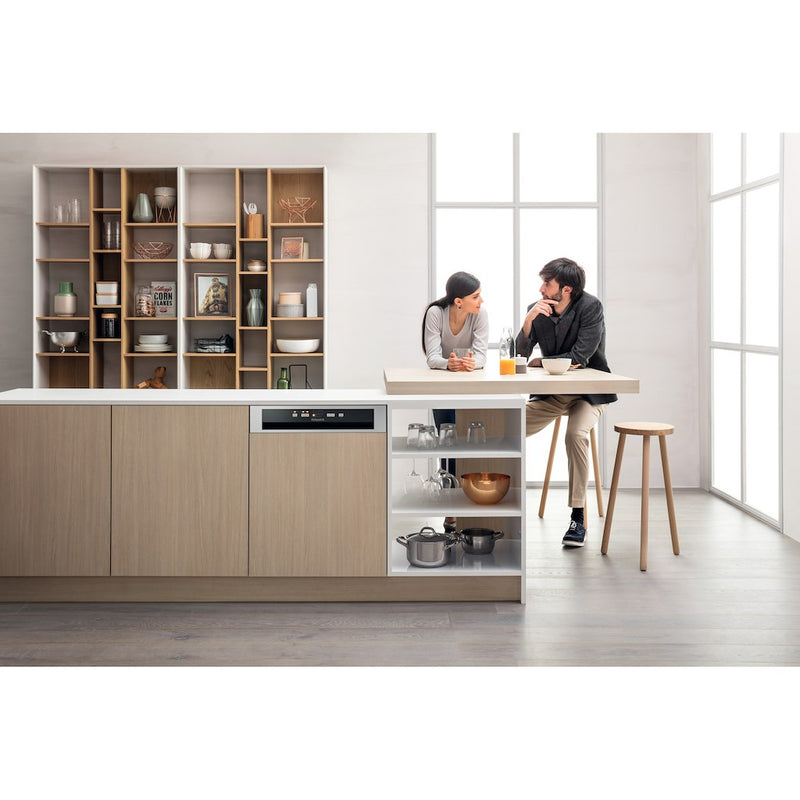 Hotpoint HBC 2B19 X UK N Integrated Dishwasher (Discontinued)