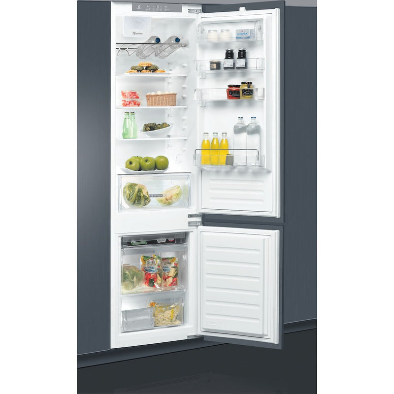 Whirlpool ART 228/80 SF1 Built in Fridge Freezer 306L (Discontinued)