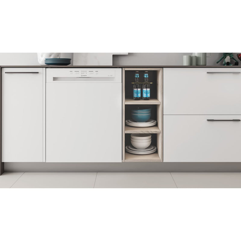 Indesit DBE 2B19UK Integrated Dishwasher (Discontinued)