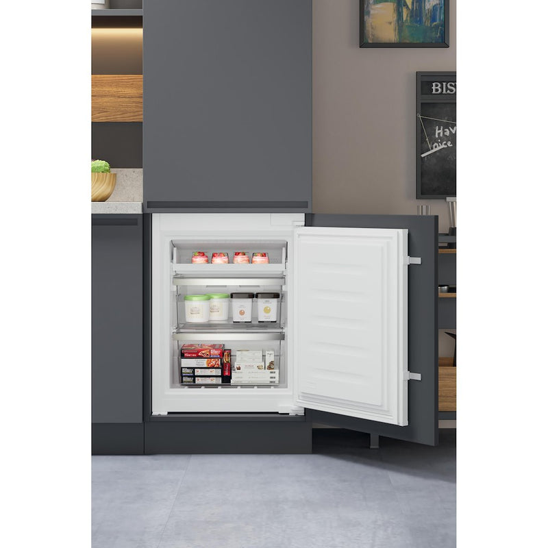 Hotpoint HTC18 T532 UK Frost Free Integrated Fridge freezer - 70/30 (Discontinued)