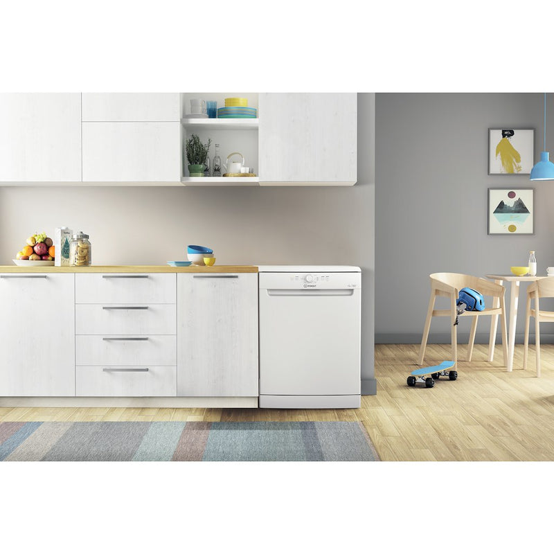 Indesit DFE 1B19 UK Dishwasher - White (Discontinued)