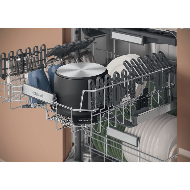 Hotpoint H7I HP42 L UK Built in 15 Place Settings Dishwasher