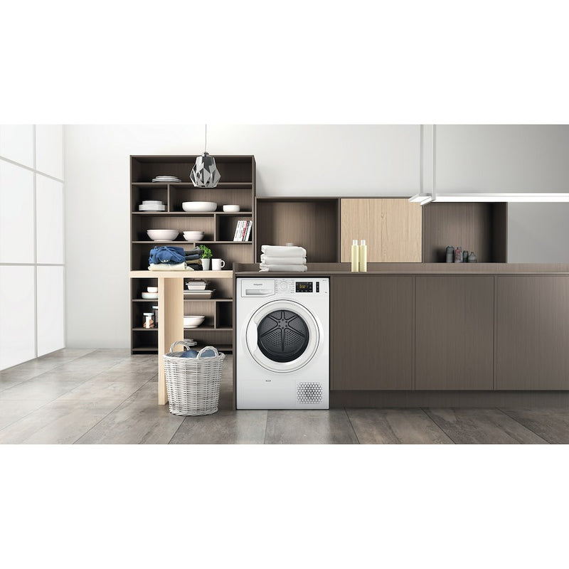 Hotpoint 8kg NT M11 82 UK Freestanding Heat Pump Tumble Dryer - White (Discontinued)