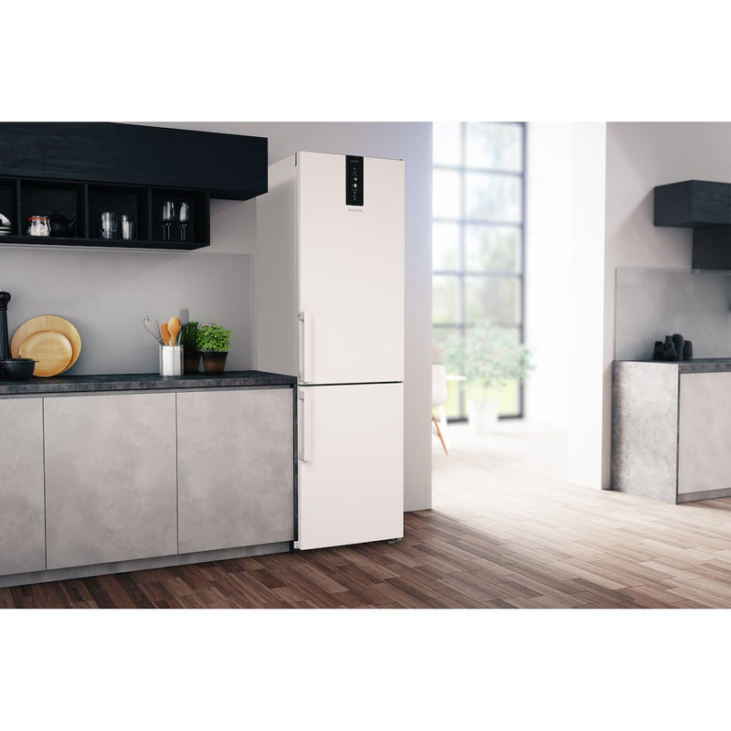 Hotpoint H7NT 911T W H 1 Fridge Freezer - White (Discontinued)