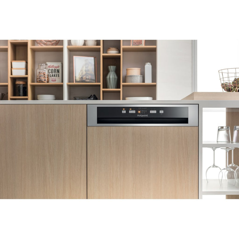 Hotpoint HBC 2B19 X UK N Integrated Dishwasher (Discontinued)