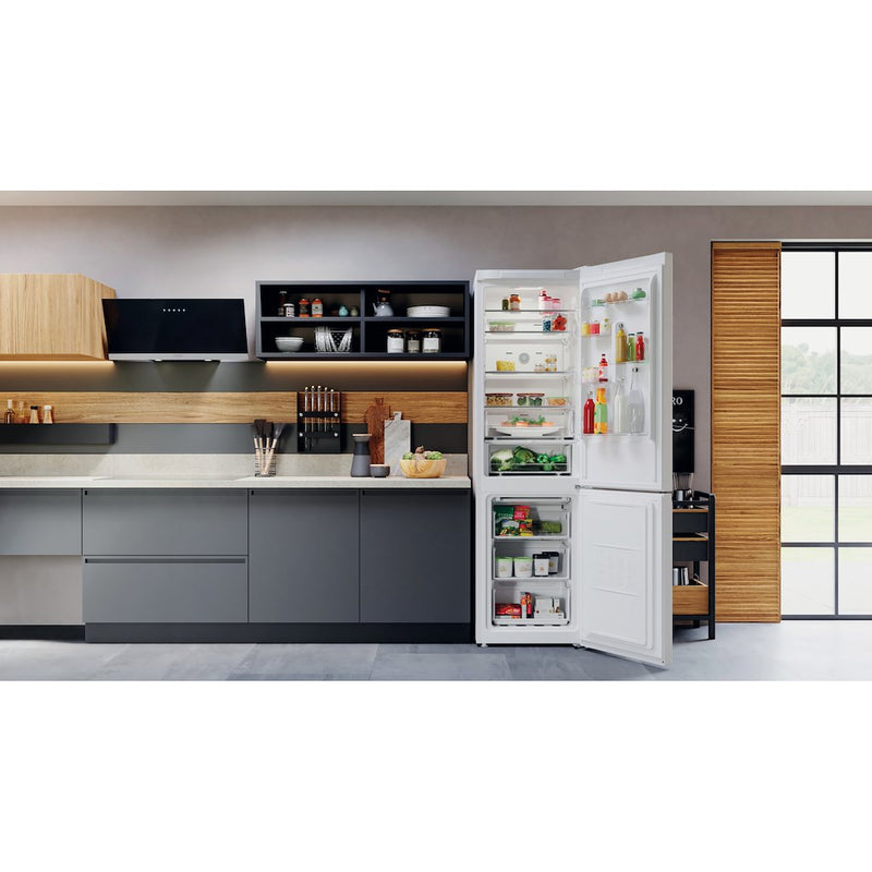 Hotpoint H7X93TW Freestanding Fridge Freezer (Discontinued)