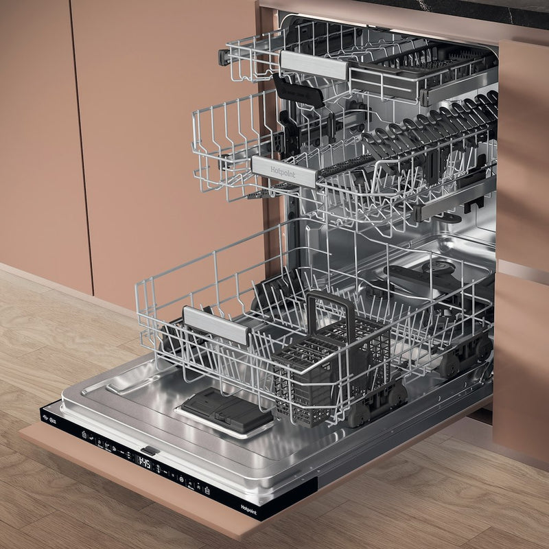 Hotpoint Hydroforce H8I HT59 LS UK Built in 14 Place Setting Dishwasher