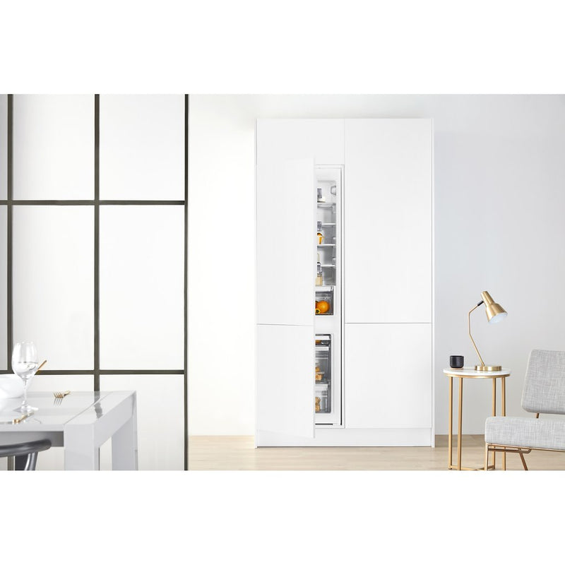 Whirlpool ART 6550 SF1 Built-In Fridge Freezer 273L (Discontinued)