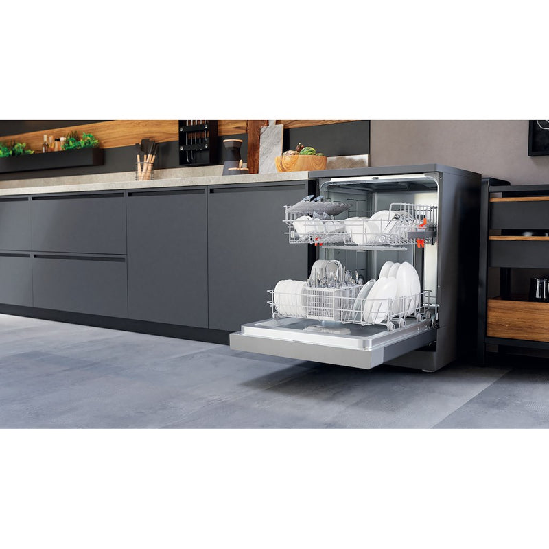 Hotpoint HFC 2B19 X UK N Freestanding Dishwasher - Silver (Discontinued)