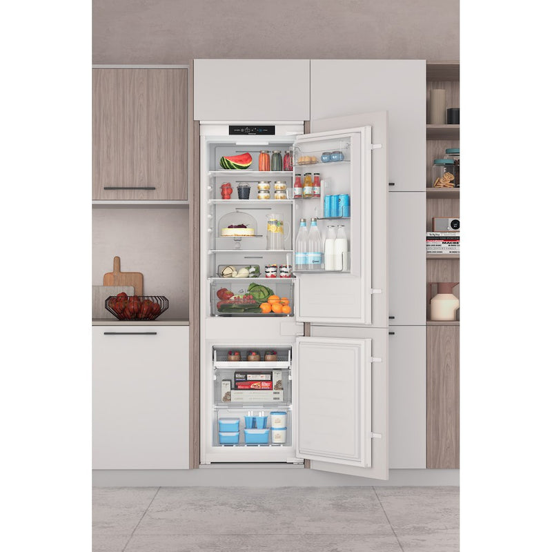 Indesit INC18T311 Frost Free Built-In Fridge Freezer 70/30 split (Discontinued)