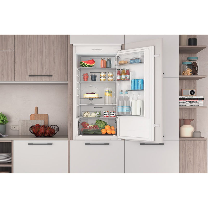 Indesit INC18T112 Built in fridge freezer