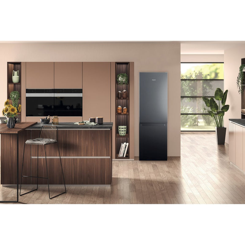 Hotpoint H1NT821EOX Freestanding Fridge Freezer (Discontinued)