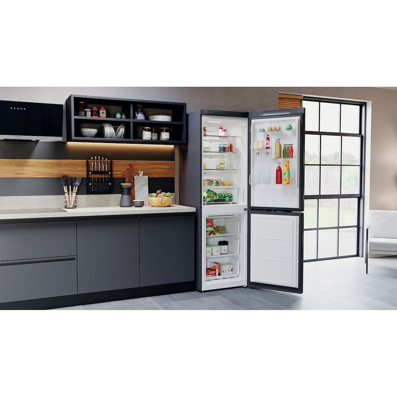 Hotpoint H5X82OSK Freestanding Fridge Freezer (Discontinued)
