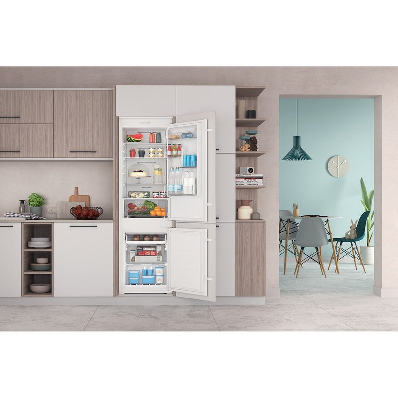Indesit INC18T112 Built in fridge freezer