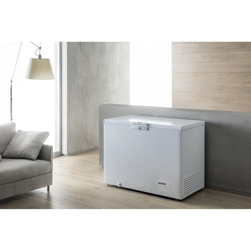 Whirlpool WHM4611.1 Chest Freezer 460L - White (Discontinued)