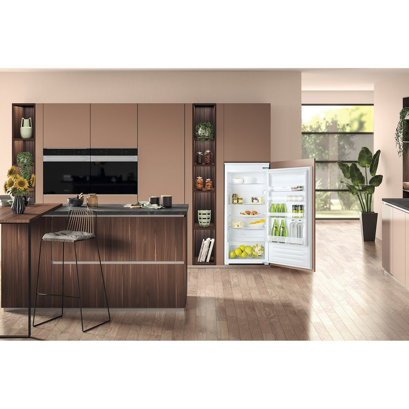 Hotpoint HS12A1DUK2 Integrated Fridge