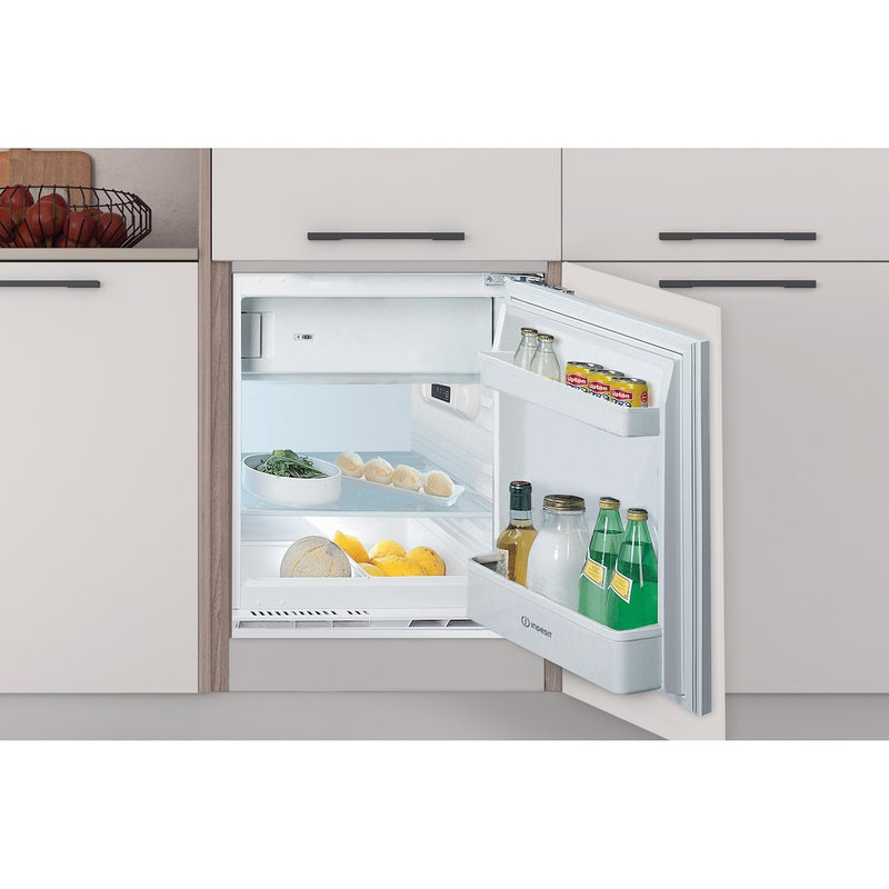Indesit INBUF011 Integrated Fridge